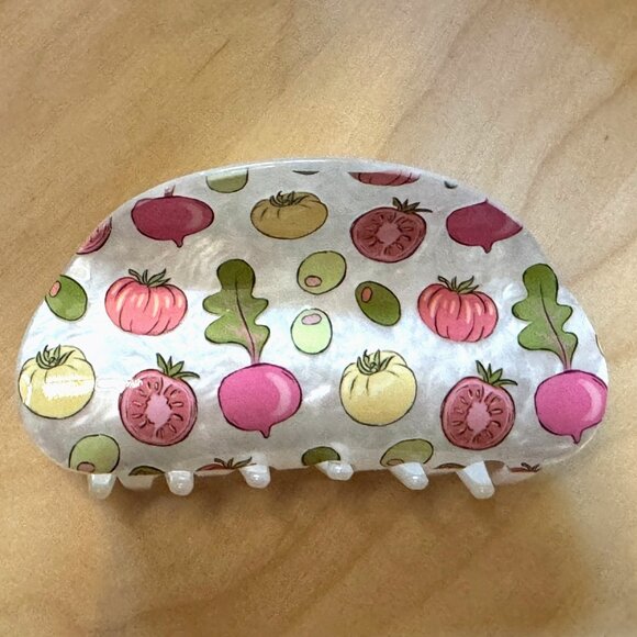 FRASIER STERLING Veggie Hair Claw Clip - Pearlescent White - Picture 2 of 13